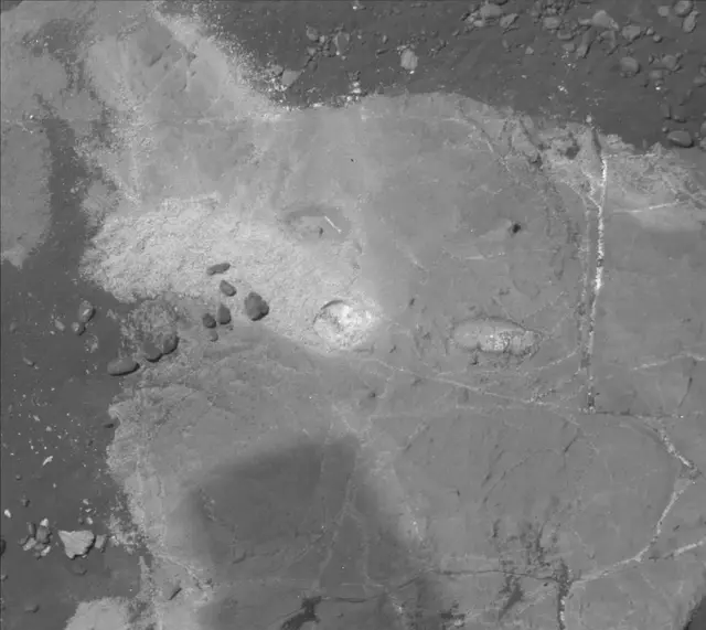 Sol 2171: Mast Camera (Mastcam)