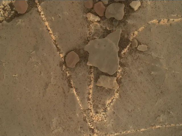 Sol 2218: Mars Hand Lens Imager (MAHLI)
