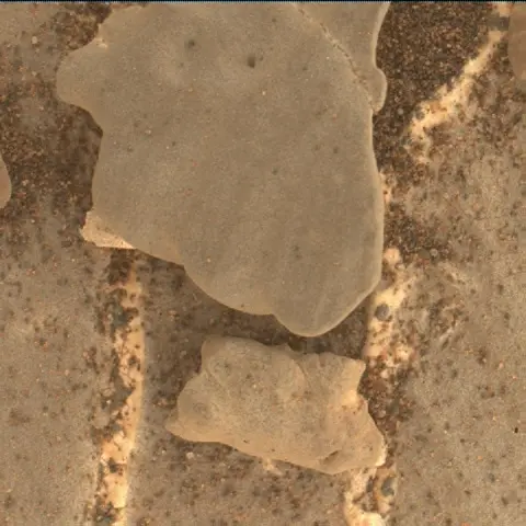Sol 2218: Mars Hand Lens Imager (MAHLI)