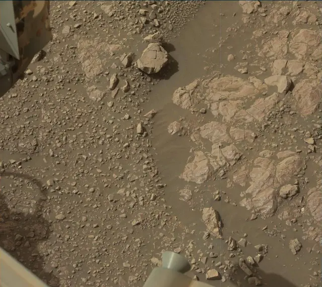 Sol 2250: Mast Camera (Mastcam)