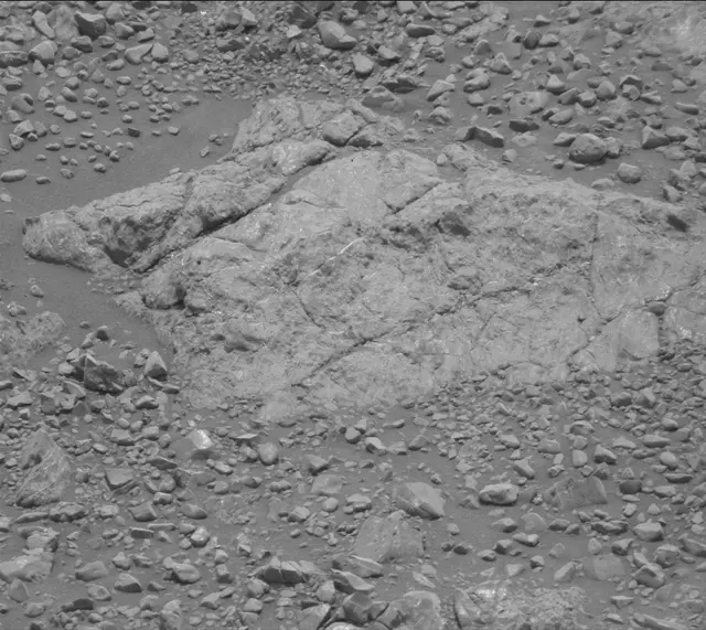 Sol 2290: Mast Camera (Mastcam)