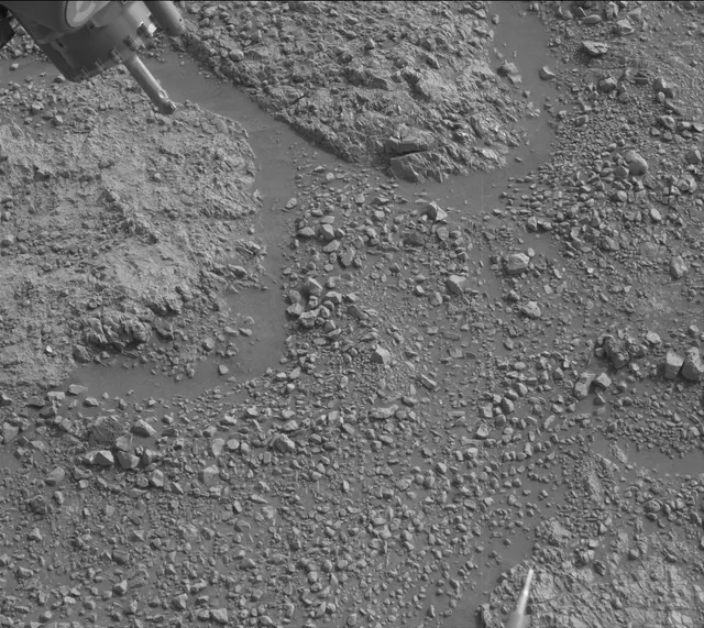 Sol 2293: Mast Camera (Mastcam)