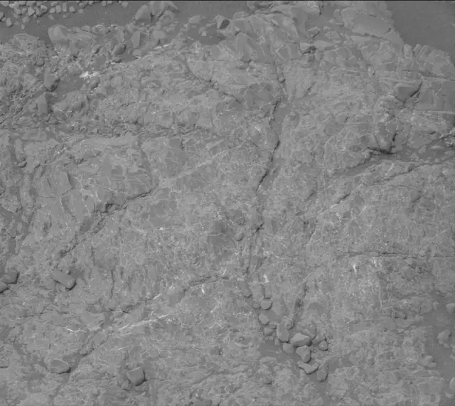 Sol 2295: Mast Camera (Mastcam)