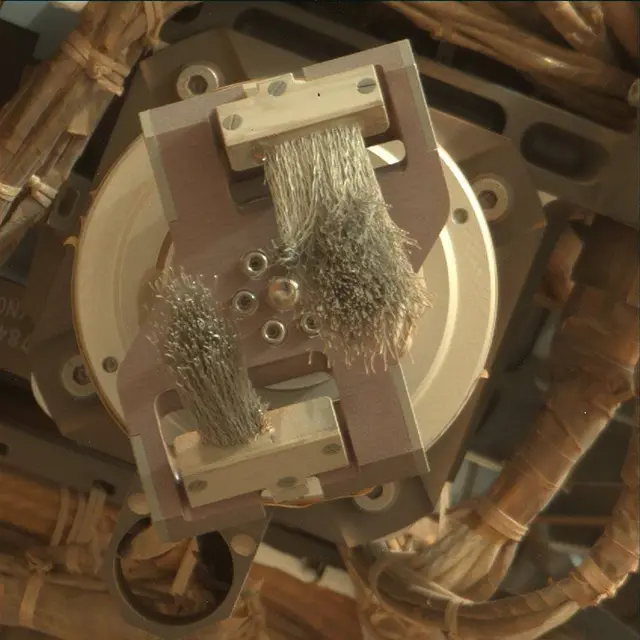 Sol 2295: Mast Camera (Mastcam)