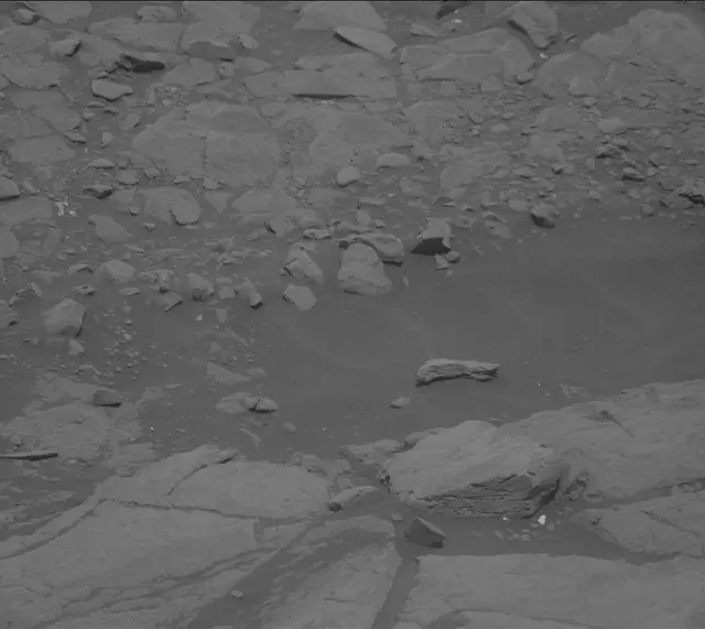 Sol 2302: Mast Camera (Mastcam)