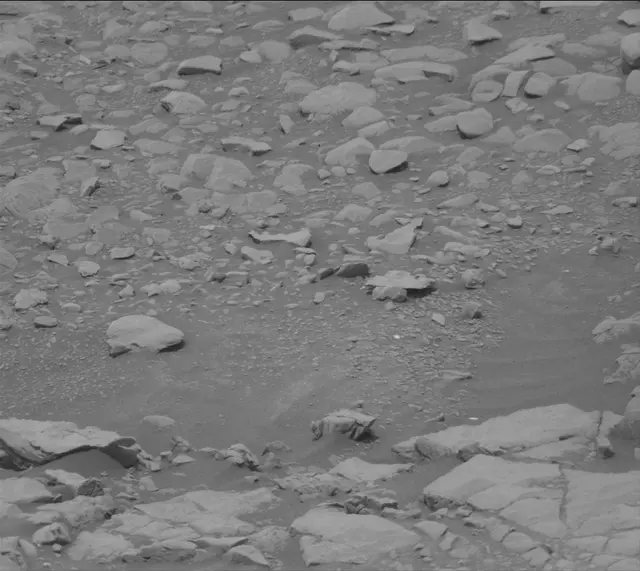 Sol 2302: Mast Camera (Mastcam)