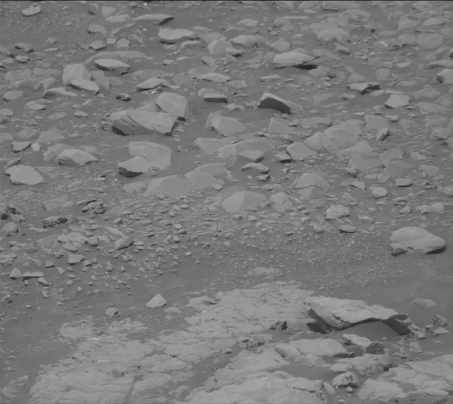 Sol 2302: Mast Camera (Mastcam)