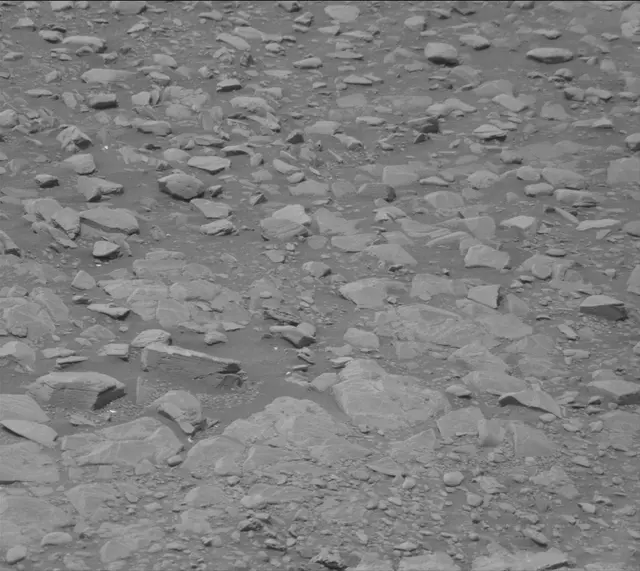 Sol 2302: Mast Camera (Mastcam)