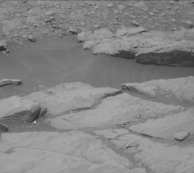 Sol 2302: Mast Camera (Mastcam)
