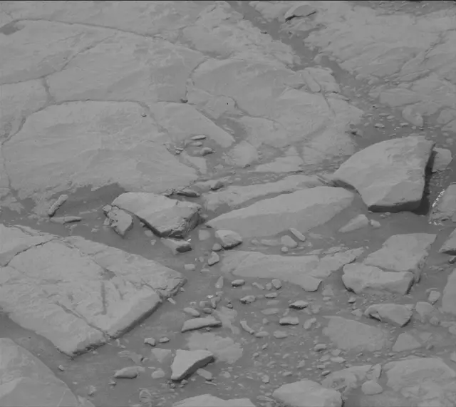 Sol 2302: Mast Camera (Mastcam)
