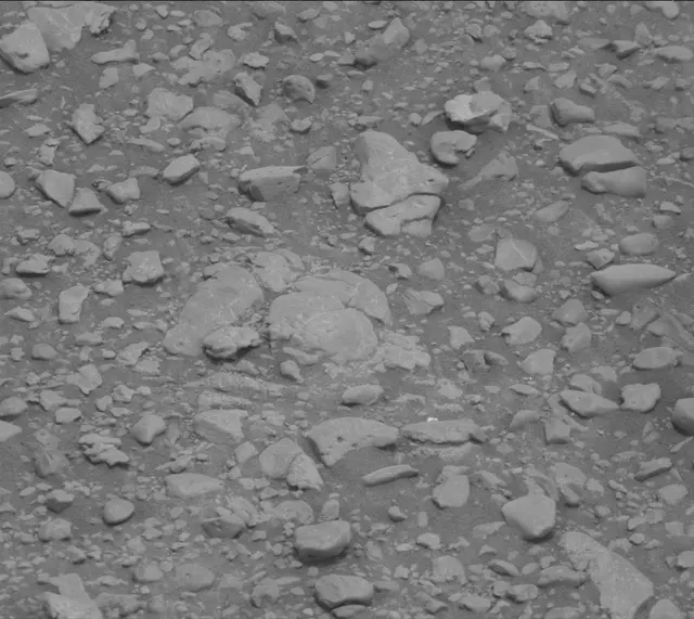 Sol 2304: Mast Camera (Mastcam)