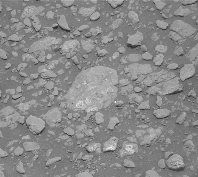 Sol 2304: Mast Camera (Mastcam)