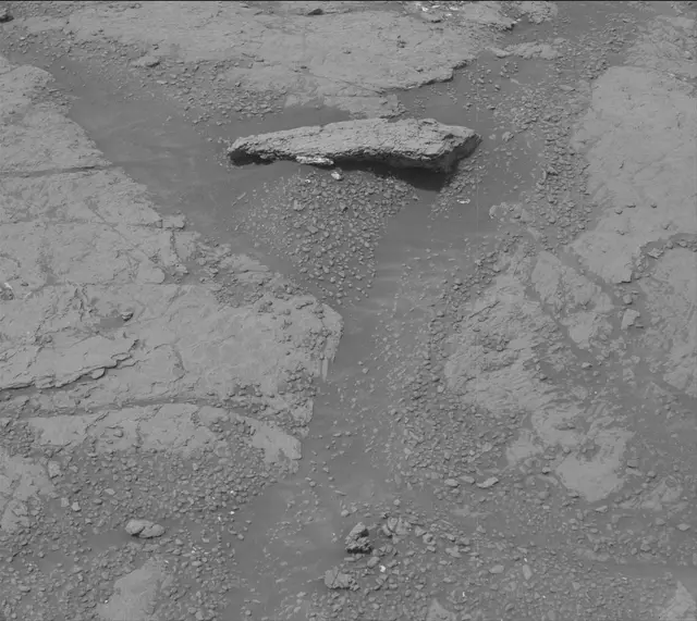Sol 2316: Mast Camera (Mastcam)