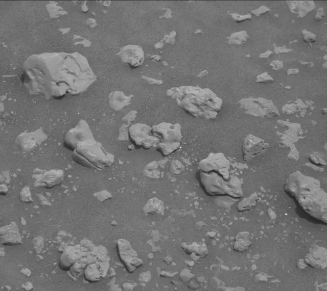 Sol 2316: Mast Camera (Mastcam)