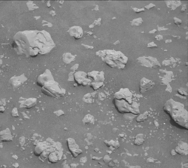 Sol 2316: Mast Camera (Mastcam)