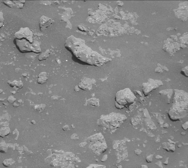 Sol 2316: Mast Camera (Mastcam)
