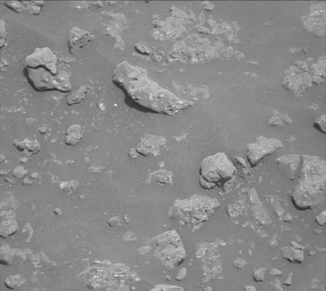Sol 2316: Mast Camera (Mastcam)