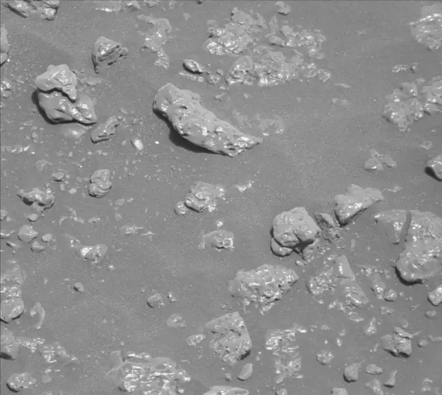 Sol 2316: Mast Camera (Mastcam)
