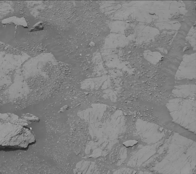 Sol 2318: Mast Camera (Mastcam)