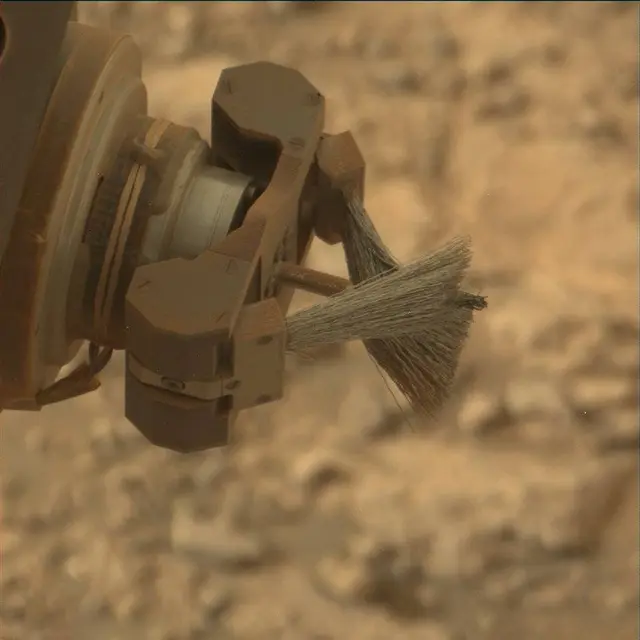 Sol 2318: Mast Camera (Mastcam)
