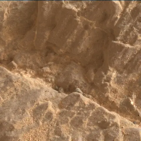 Sol 2318: Mars Hand Lens Imager (MAHLI)
