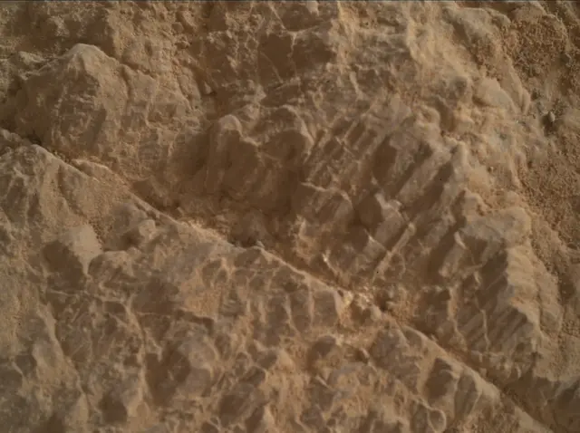 Sol 2318: Mars Hand Lens Imager (MAHLI)