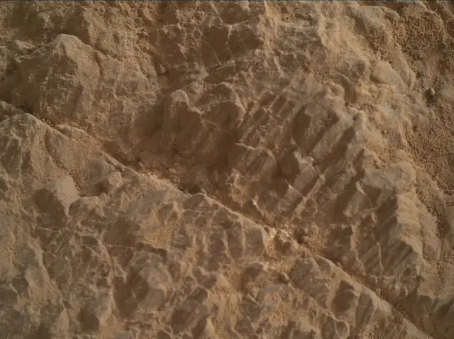 Sol 2318: Mars Hand Lens Imager (MAHLI)