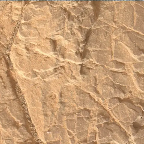 Sol 2318: Mars Hand Lens Imager (MAHLI)