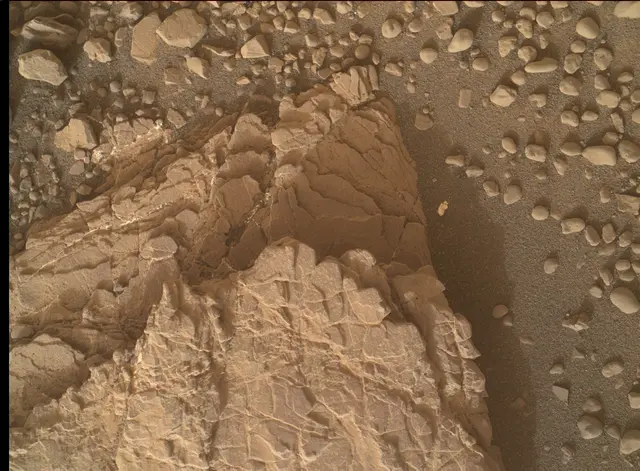Sol 2318: Mars Hand Lens Imager (MAHLI)