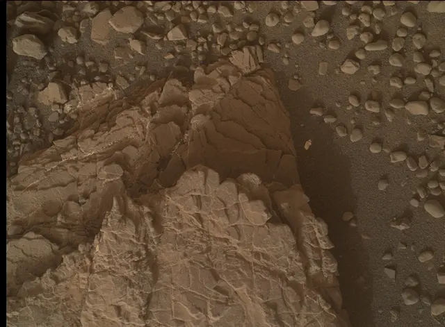 Sol 2318: Mars Hand Lens Imager (MAHLI)