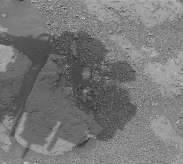Sol 2319: Mast Camera (Mastcam)