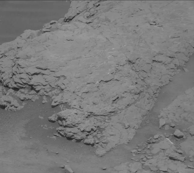 Sol 2319: Mast Camera (Mastcam)