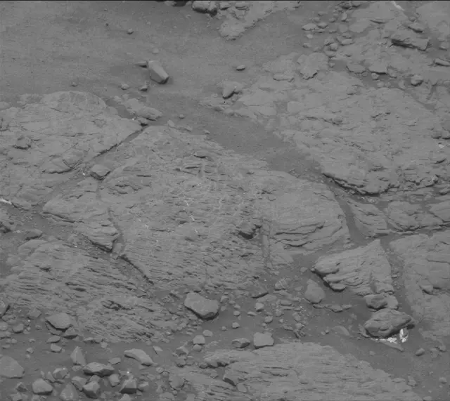 Sol 2319: Mast Camera (Mastcam)
