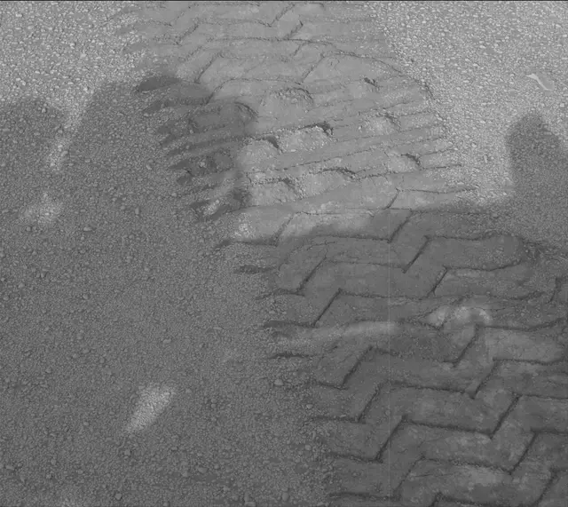 Sol 2320: Mast Camera (Mastcam)