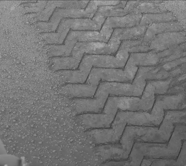 Sol 2320: Mast Camera (Mastcam)