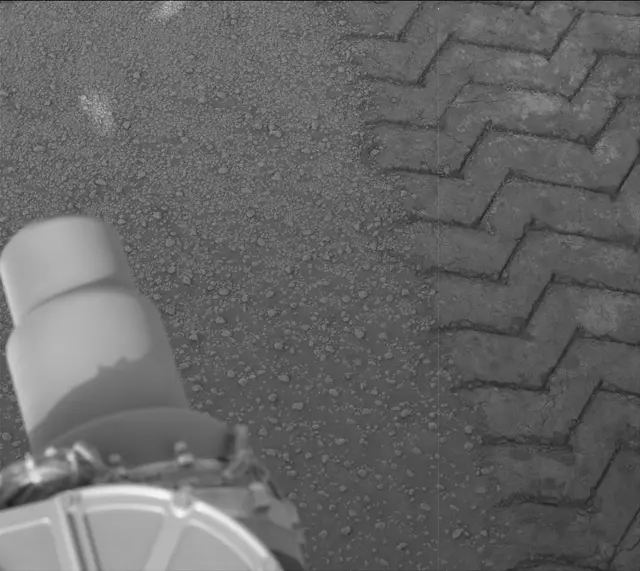 Sol 2320: Mast Camera (Mastcam)
