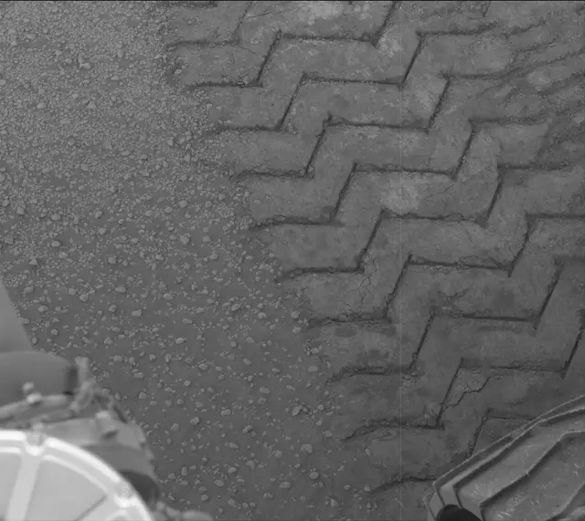 Sol 2320: Mast Camera (Mastcam)