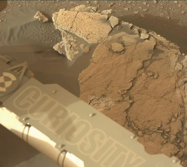 Sol 2320: Mast Camera (Mastcam)