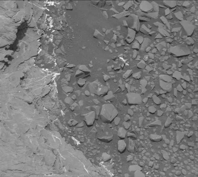 Sol 2320: Mast Camera (Mastcam)