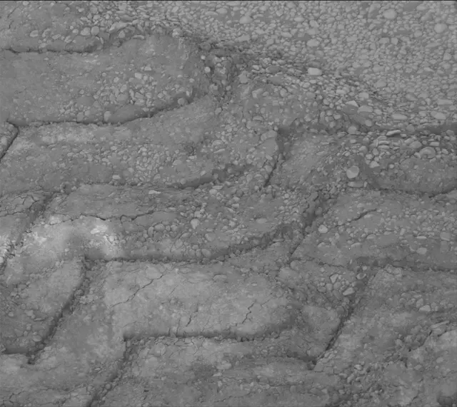 Sol 2320: Mast Camera (Mastcam)