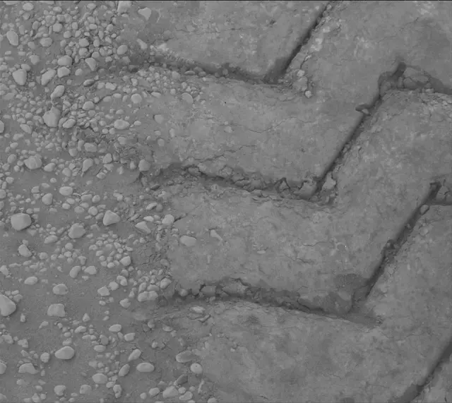 Sol 2320: Mast Camera (Mastcam)