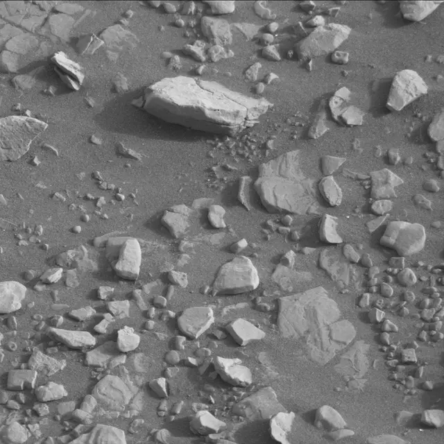 Sol 2320: Mast Camera (Mastcam)