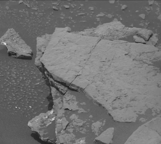 Sol 2333: Mast Camera (Mastcam)