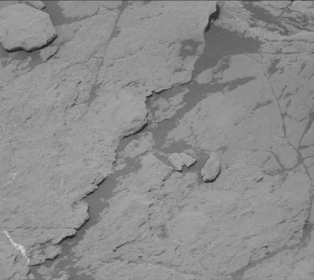 Sol 2333: Mast Camera (Mastcam)