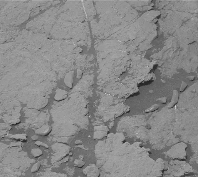 Sol 2333: Mast Camera (Mastcam)