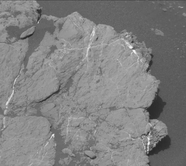 Sol 2333: Mast Camera (Mastcam)