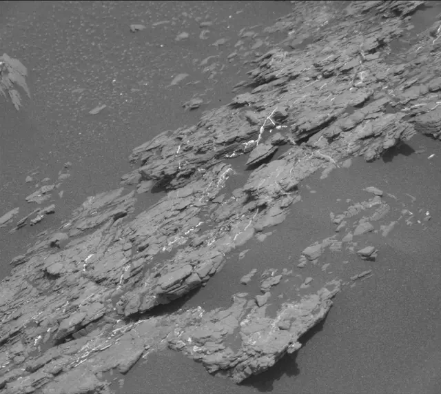 Sol 2333: Mast Camera (Mastcam)