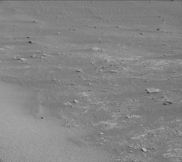 Sol 2334: Mast Camera (Mastcam)