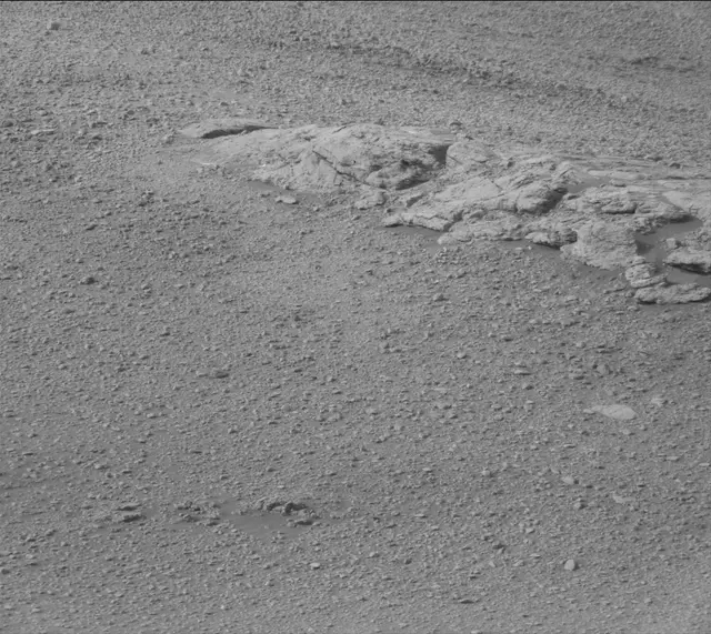 Sol 2334: Mast Camera (Mastcam)