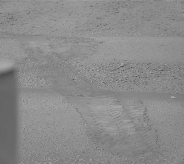 Sol 2334: Mast Camera (Mastcam)
